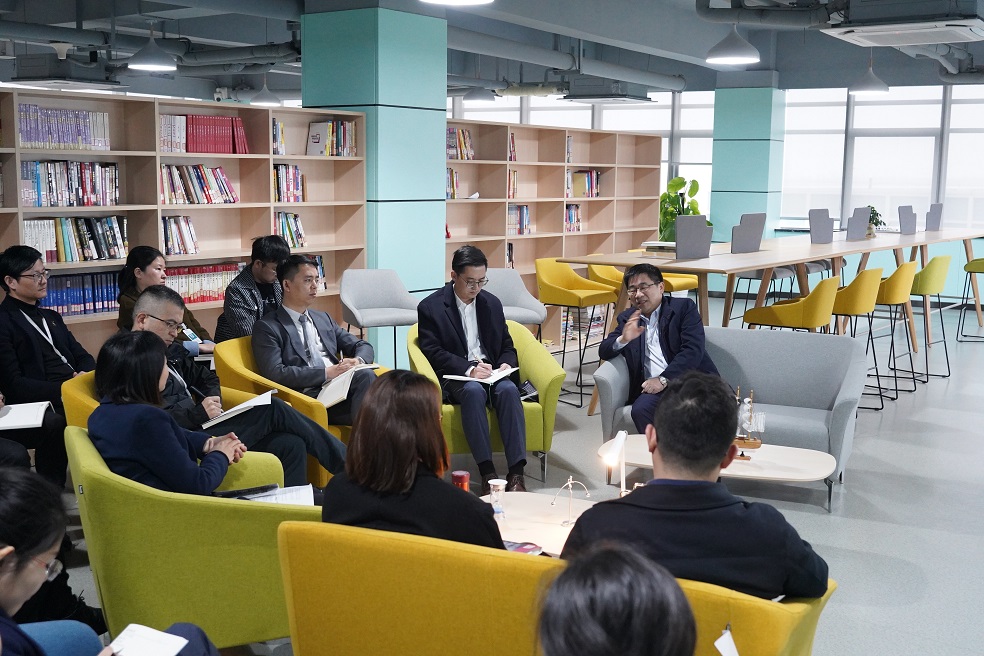公司组织召开2022年第一场“尊龙凯时读书会”